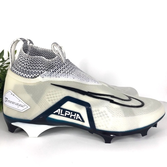 NIKE Alpha Menace Elite 3 Mid Football Cleats 11.5